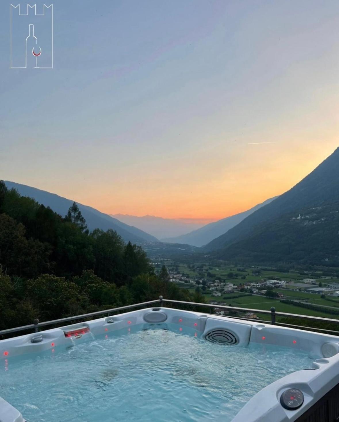 Foppoli Castle, Private 11Th Century Fortress With Panoramic View, Sauna And Hot Tub Overlooking The Valtellina Mazzo di Valtellina Exterior photo