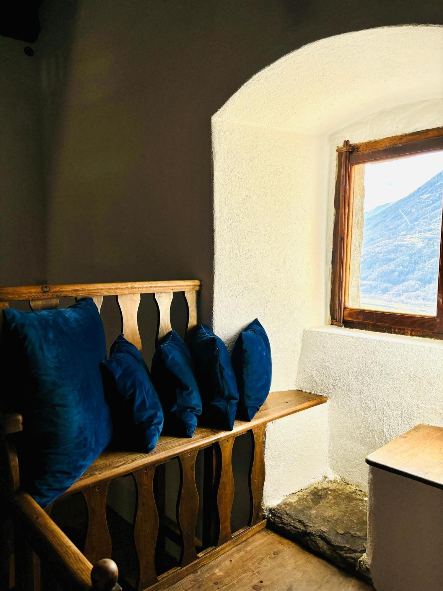 Foppoli Castle, Private 11Th Century Fortress With Panoramic View, Sauna And Hot Tub Overlooking The Valtellina Mazzo di Valtellina Exterior photo