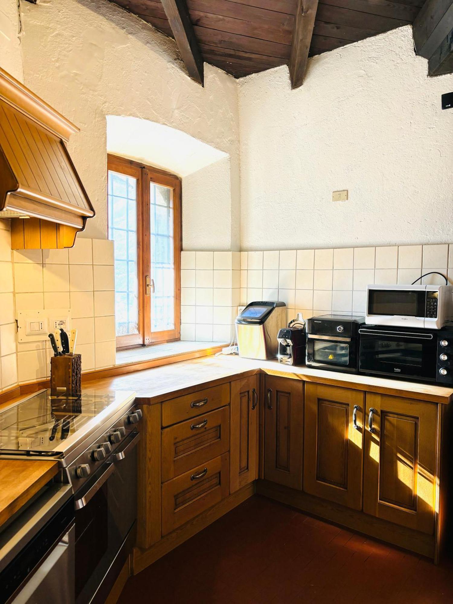 Foppoli Castle, Private 11Th Century Fortress With Panoramic View, Sauna And Hot Tub Overlooking The Valtellina Mazzo di Valtellina Exterior photo